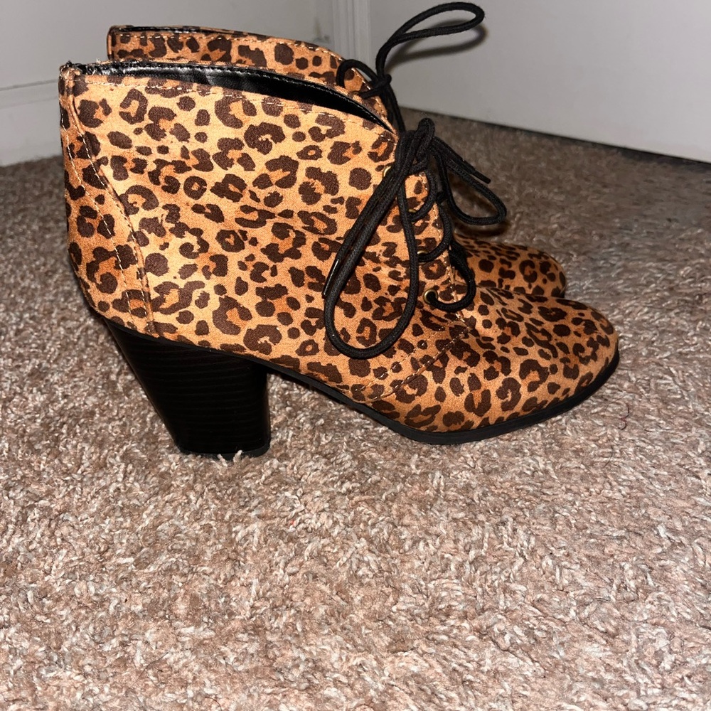 Stylish Brown and Black Leopard Print Ankle Boots